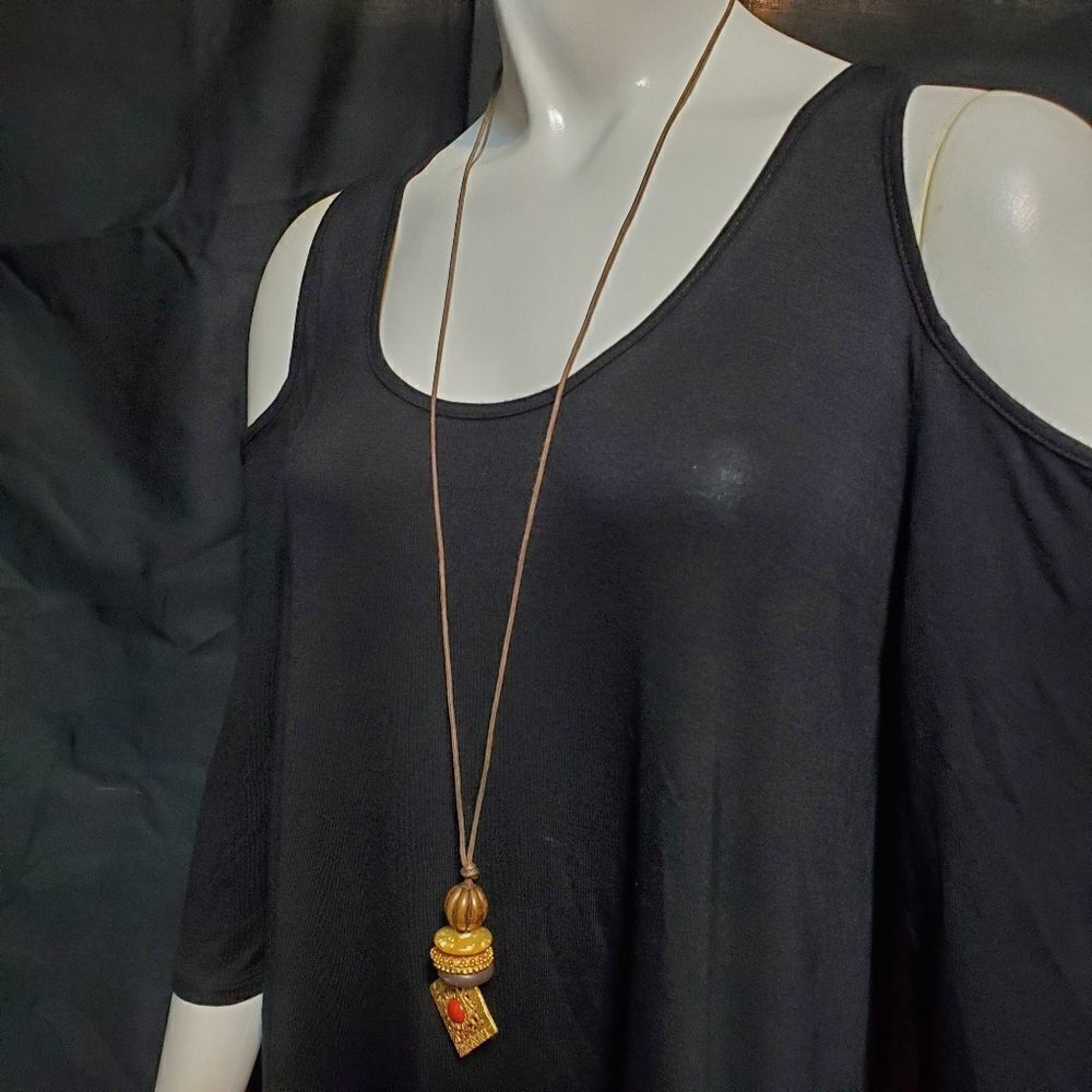 Casual Corner Brown, Gold, & Red Necklace